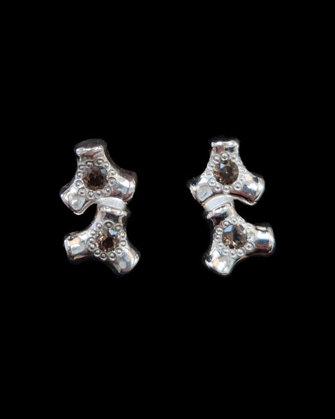 Orswo Knuckle Bone Stud Earrings