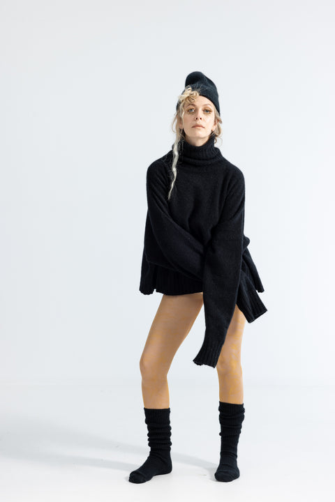 U Turtle Crop Black Possum Merino Turtleneck Jersey