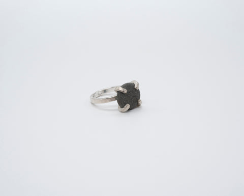 Claw Ring | Silver + Pebble