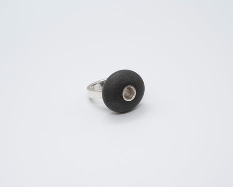 Maike Barteldres Sterling silver with natural pebble rivet ring