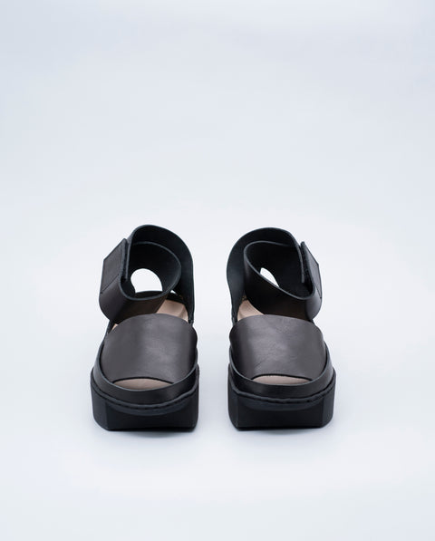 Trippen Black Leather Sandals With Japanese Style Block Heel Reflect F