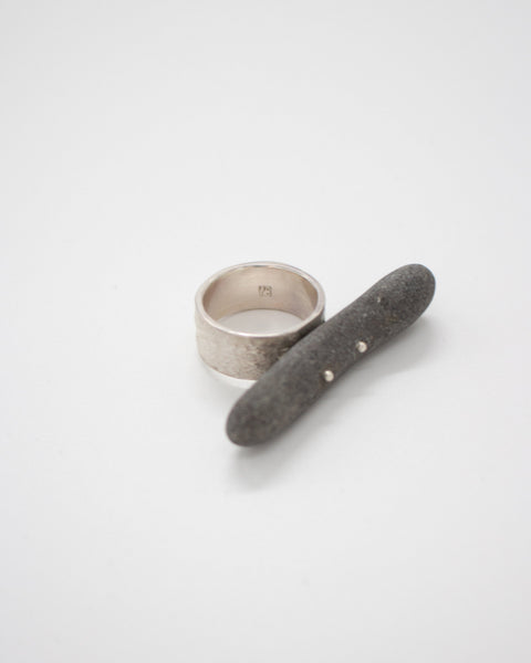 Floating Pebble Ring