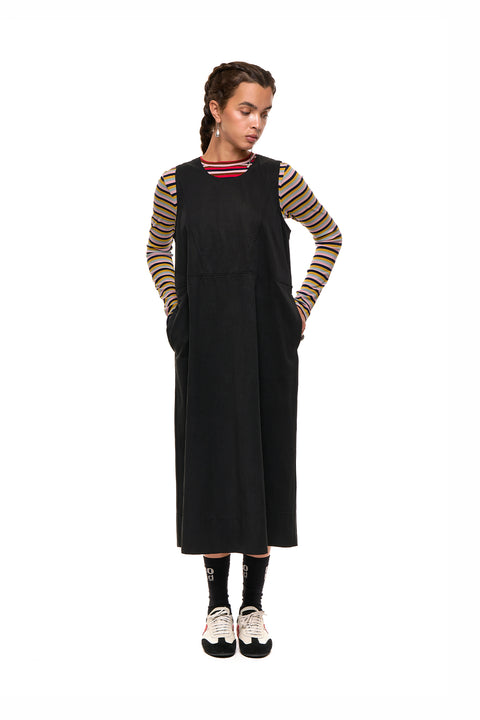 League Pinny | Black 2